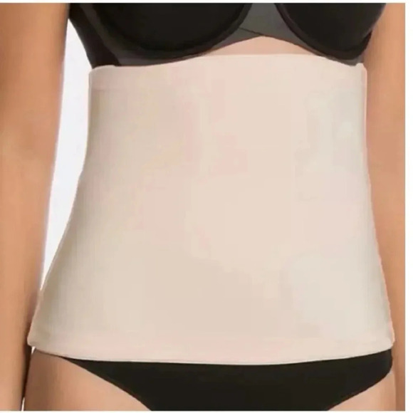 Spanx Waist Cincher Medium Support 10087R
Soft Nude Size Large - Picture 2 of 10
